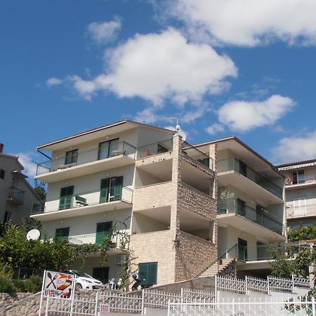Apartment Villa Besker Макарска Экстерьер фото
